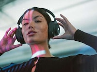 High-End eSports Headphones Image 1