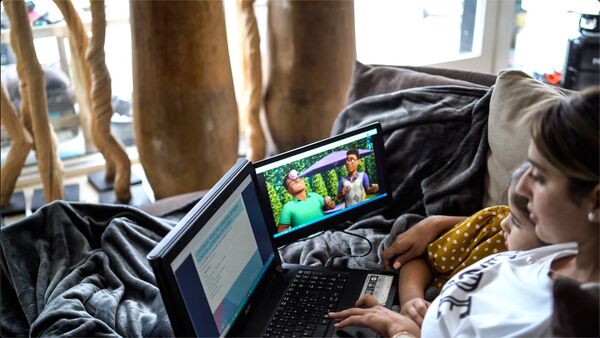 Sliding Laptop Display Extenders