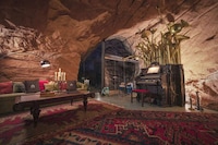 Mountainous Holiday Book Accommodations Image 2