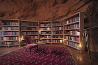 Mountainous Holiday Book Accommodations Image 3