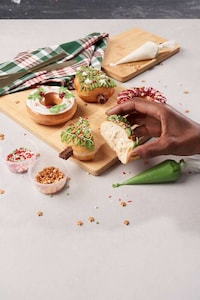 DIY Holiday Donut Kits Image 6