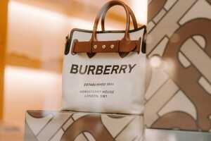 Ultra-Luxe Outerwear Pop-Ups