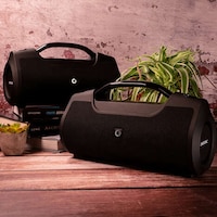 Bass-Heavy Wireless Speakers Image 8
