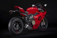 Lightweight Four-Cylinder Superbikes Image 2