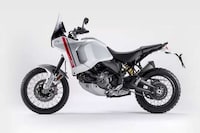 Desert-Ready Dirt Bikes Image 2