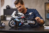 Hyper-Detailed Motorbike Models