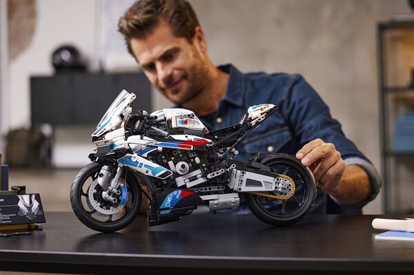 Hyper-Detailed Motorbike Models