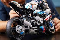 Hyper-Detailed Motorbike Models Image 3