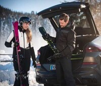 Folding Travel-Friendly Winter Skis Image 2