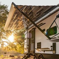 Energy-Harvesting Camper Awnings Image 4