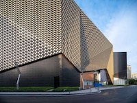 Semi-Enclosed Commercial Complexes Image 4