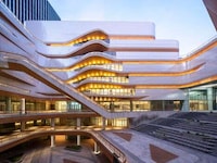 Semi-Enclosed Commercial Complexes Image 7