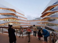 Semi-Enclosed Commercial Complexes Image 8