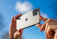 Two-Layer Transistor Phone Cameras Image 1