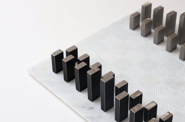 Minimalist Monolithic Chess Sets Image 2