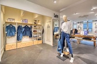 Interactive Virtual Denim Stores Image 2