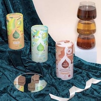 Compact Holiday Tea Bundles Image 1