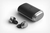 Aluminum Automotive Design Earbuds Image 4