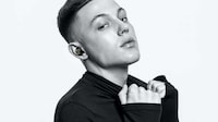 Chic Sound Isolation Earbuds Image 7