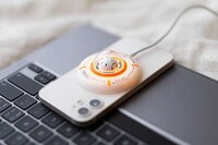 Alien-Inspired Smartphone Chargers Image 5