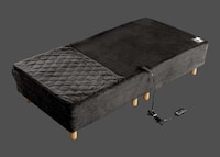 Bed-Gripping Heated Blankets Image 2