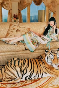 New Year-Themed Luxury Campaigns Image 2