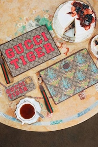 New Year-Themed Luxury Campaigns Image 3