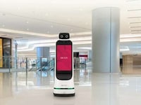 AI-Powered Retail Assistance Robots Image 1
