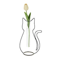 Minimalistic Feline-Inspired Vases Image 2