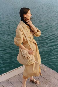 Casual-Chic Spring Wardrobe Staples Image 4