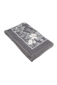 High-Fashion Throw Blankets Image 4