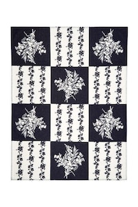 High-Fashion Throw Blankets Image 5
