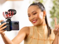 Simplified Smartphone External Microphones Image 1