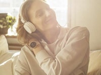 Stylish Athlete Smartwatches Image 4