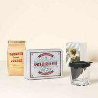 Alcohol-Themed Gift Bundles Image 3