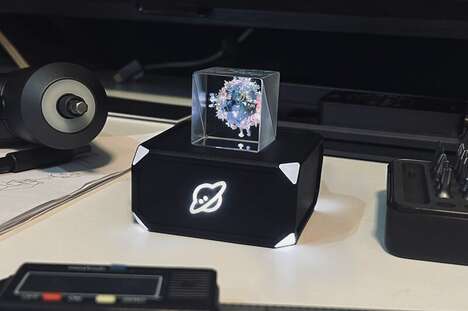 Holographic NFT Display Cubes