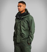 Reactive Blizzard-Ready Ski Gear Image 3