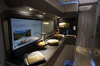 Self-Propelled Electric Trailers Image 4