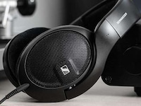 Linear Acoustics Headphones Image 2