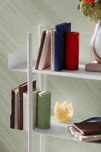 Adaptable Flat-Pack Shelving Image 2