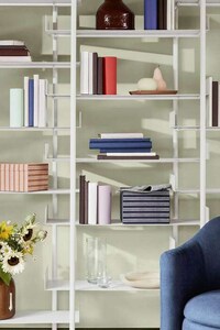 Adaptable Flat-Pack Shelving Image 3