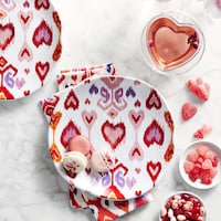 Uniquely Shaped Drinkware Image 3