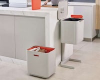 Customizable Garbage Cans Image 1