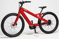 Lightweight Commuter E-Bikes Image 5