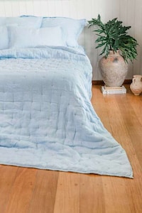 Sustainable Linen Bedding Image 4