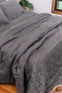 Sustainable Linen Bedding Image 5