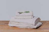Sustainable Linen Bedding Image 6