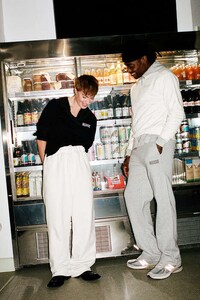 Laid-Back Unisex Casualwear Image 3