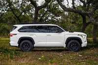 Tech-Packed Full-Sized SUVs Image 2