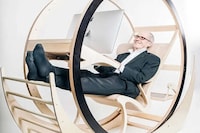 Ergonomic Wheel-Shaped Chairs Image 1